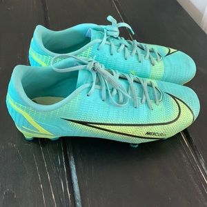 Girls Nike Soccer Cleat